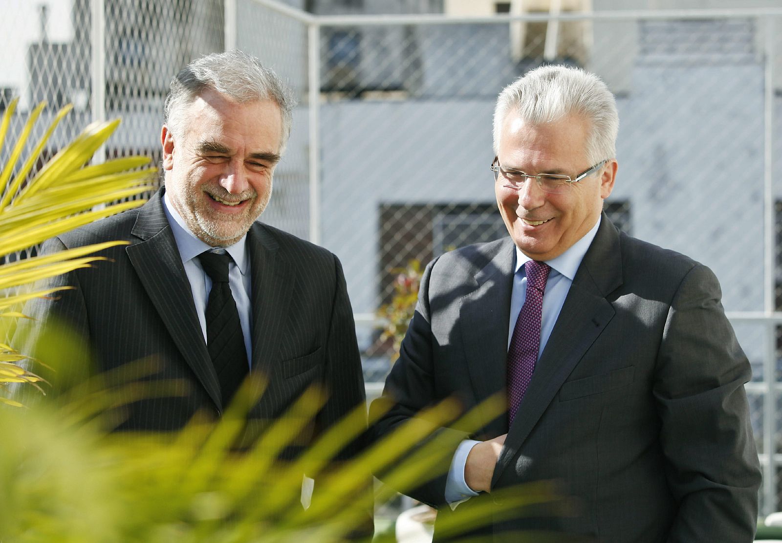 El fiscal jefe de la Corte Penal Internacional, Luis Moreno Ocampo, y el juez  Baltasar Garzon en Buenos Aires