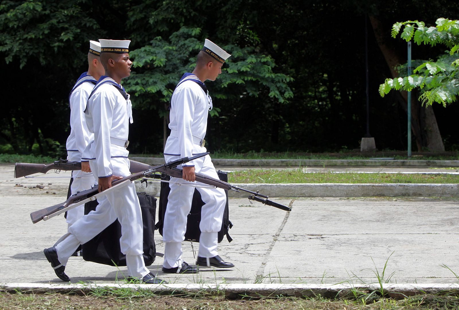 Miembros de la Armada Nacional en Santa María, Colombia