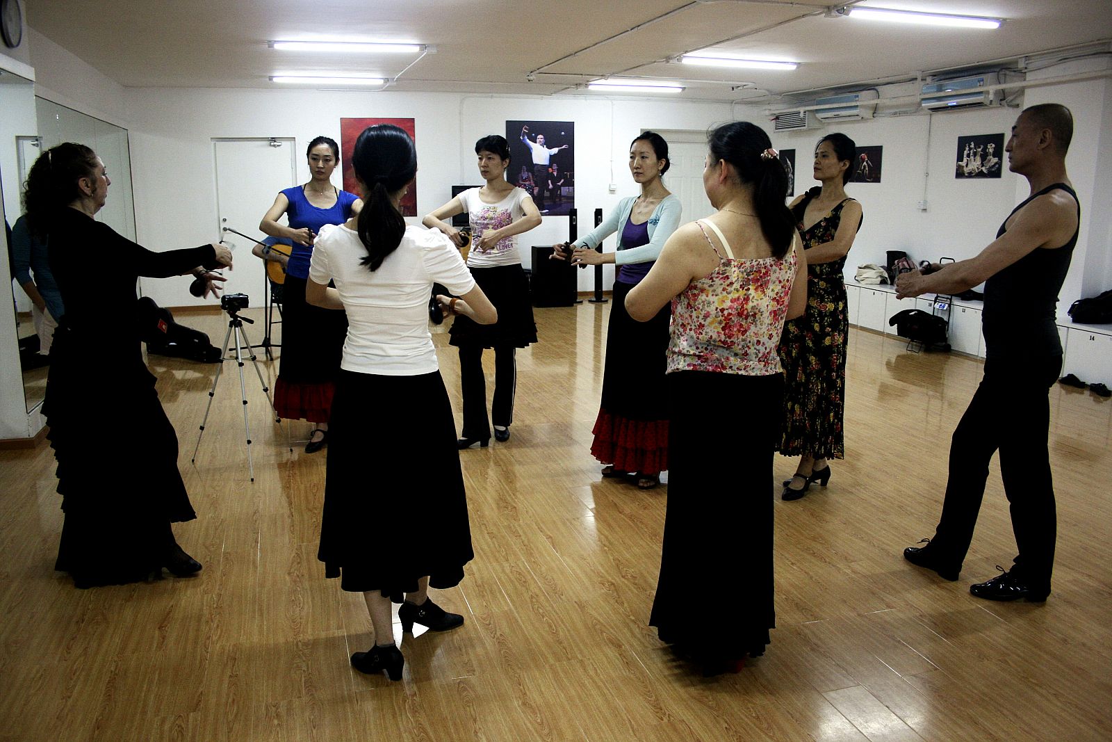 LA PRIMERA ESCUELA DE BAILE FLAMENCO FUNCIONA YA EN CHINA