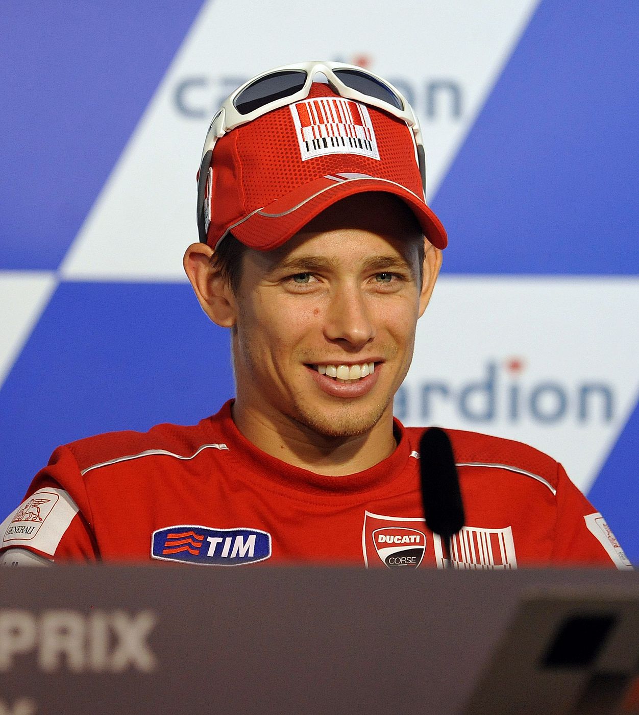 Casey Stoner comparece ante los medios durante una rueda de prensa en el circuito de Masaryk, en Brno.