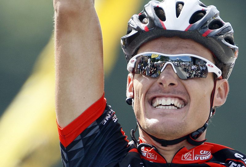 Caisse d'Epargne rider Sanchez of Spain holds up his arms as he wins the eighth stage of the 96th Tour de France cycling race between Andorre la Vieille and Saint Girons