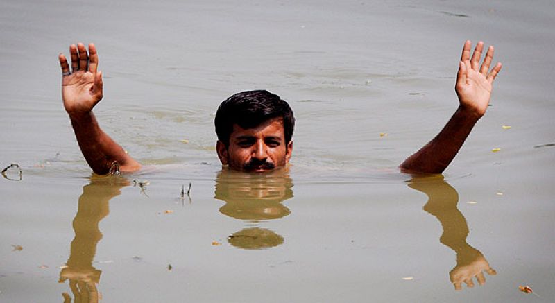 Miles de familias han perdido sus hogares y sus trabajos