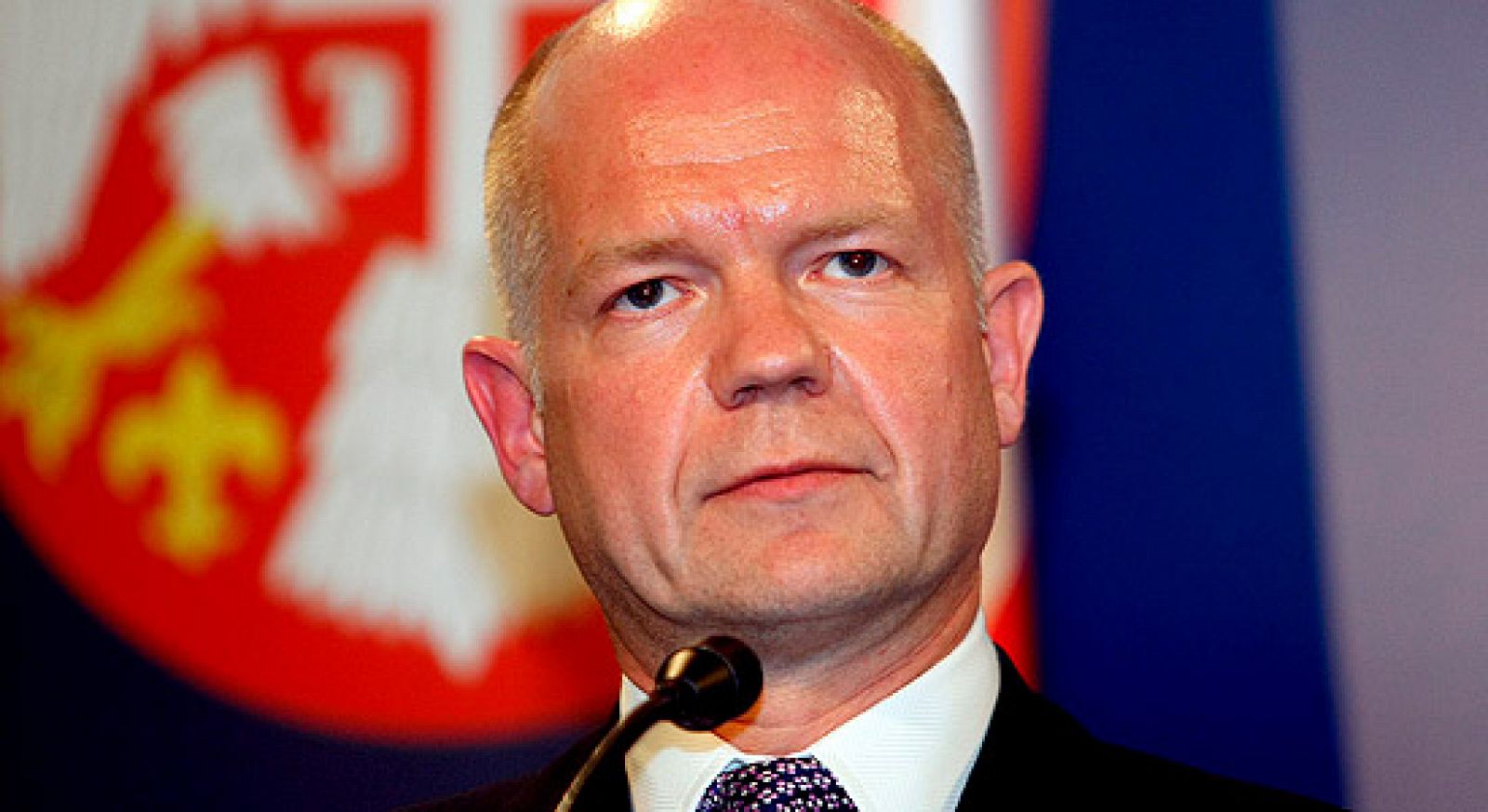 El ministro William Hague en su última intervención en Serbia