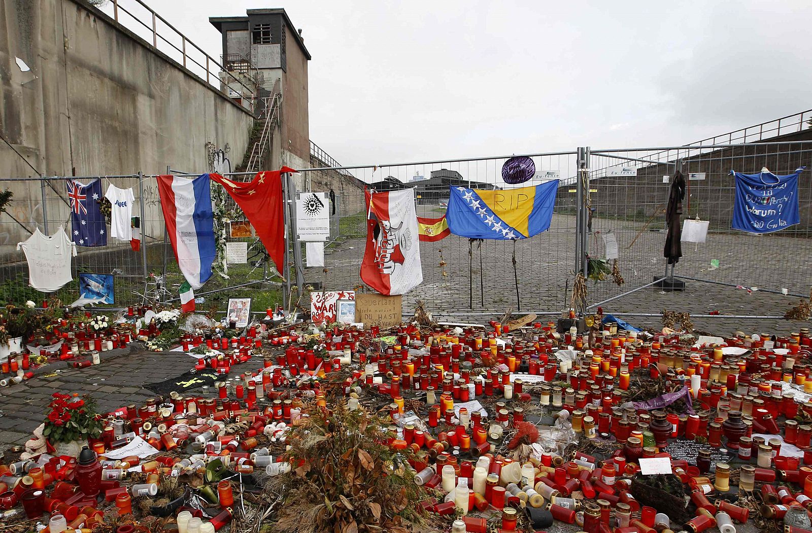 Candles and flowers are seen in Duisburg