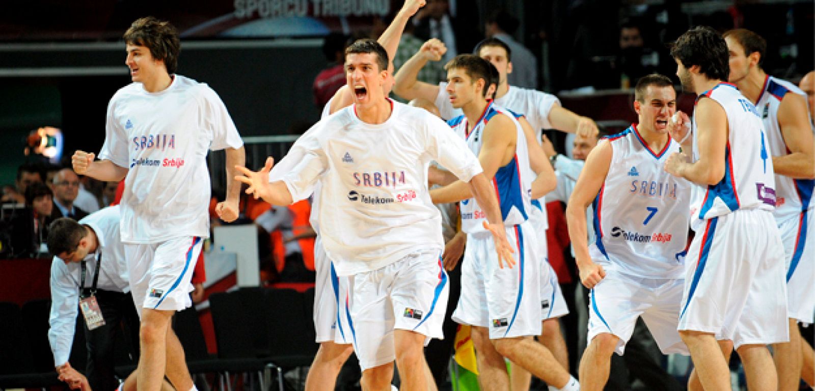 Serbia se ha metido en los cuartos de final gracias a un tiro libre.