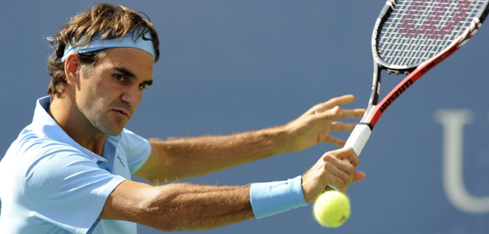 Roger Federer se ha impuesto en tres sets al francés Mathieu.
