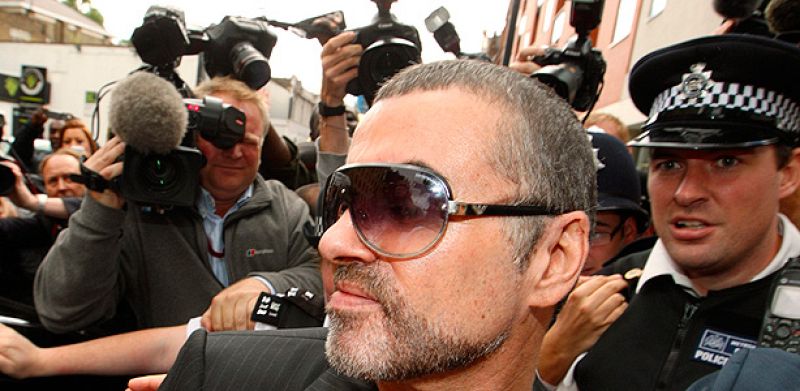 George Michael llega al Highbury Corner Magistrates Court in London, el pasado 14 de septiembre