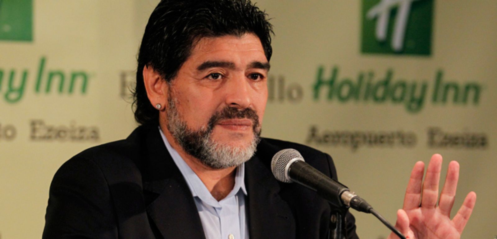 Maradona ha afirmado que "se trata de un proyecto muy atractivo"
