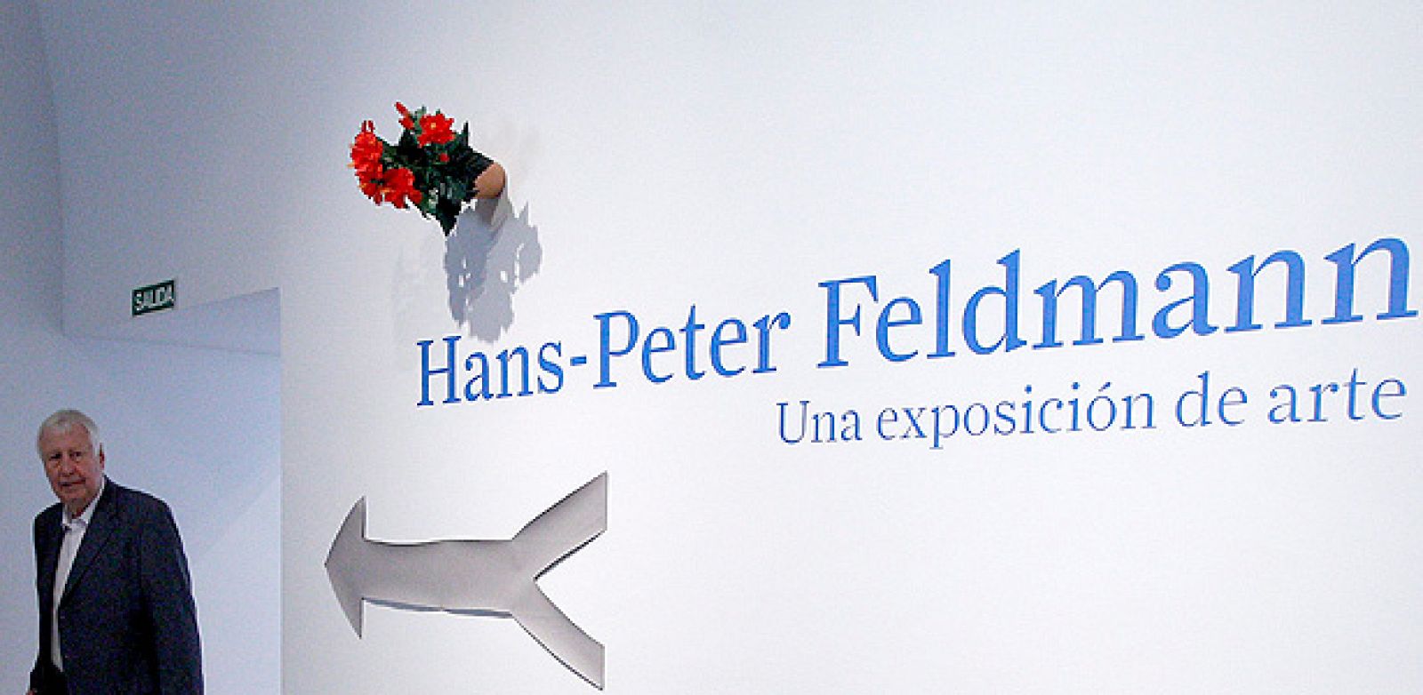 El Museo Reina Sofía abrió su temporada de exposiciones con una muestra antológica dedicada al alemán Hans-Peter Feldmann  (en la imagen), uno de los artistas más representativos de la escena alemana de los años sesenta y setenta.