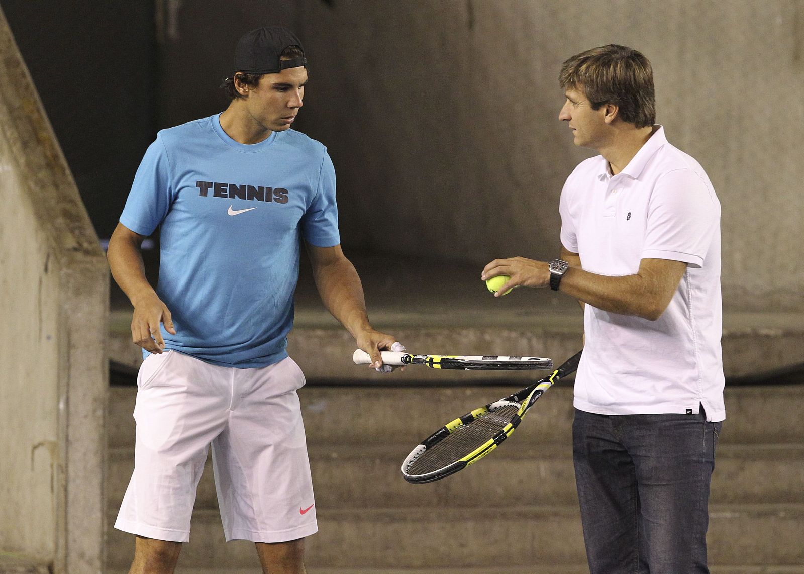 Rafa Nadal se entrena con Carlos Costa en Tailandia