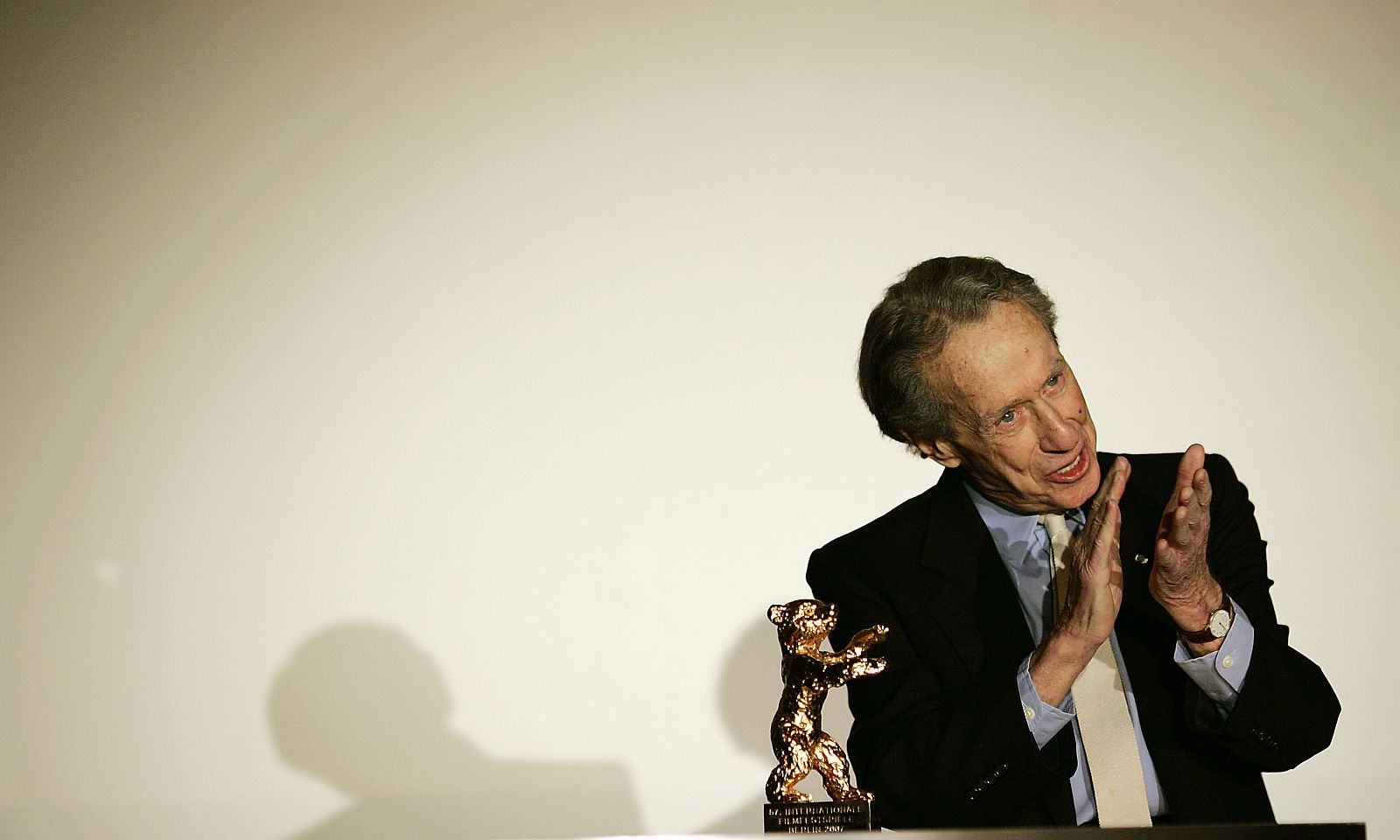 Arthur Penn recibe el Oso de Oro de Berlín a toda una carrera