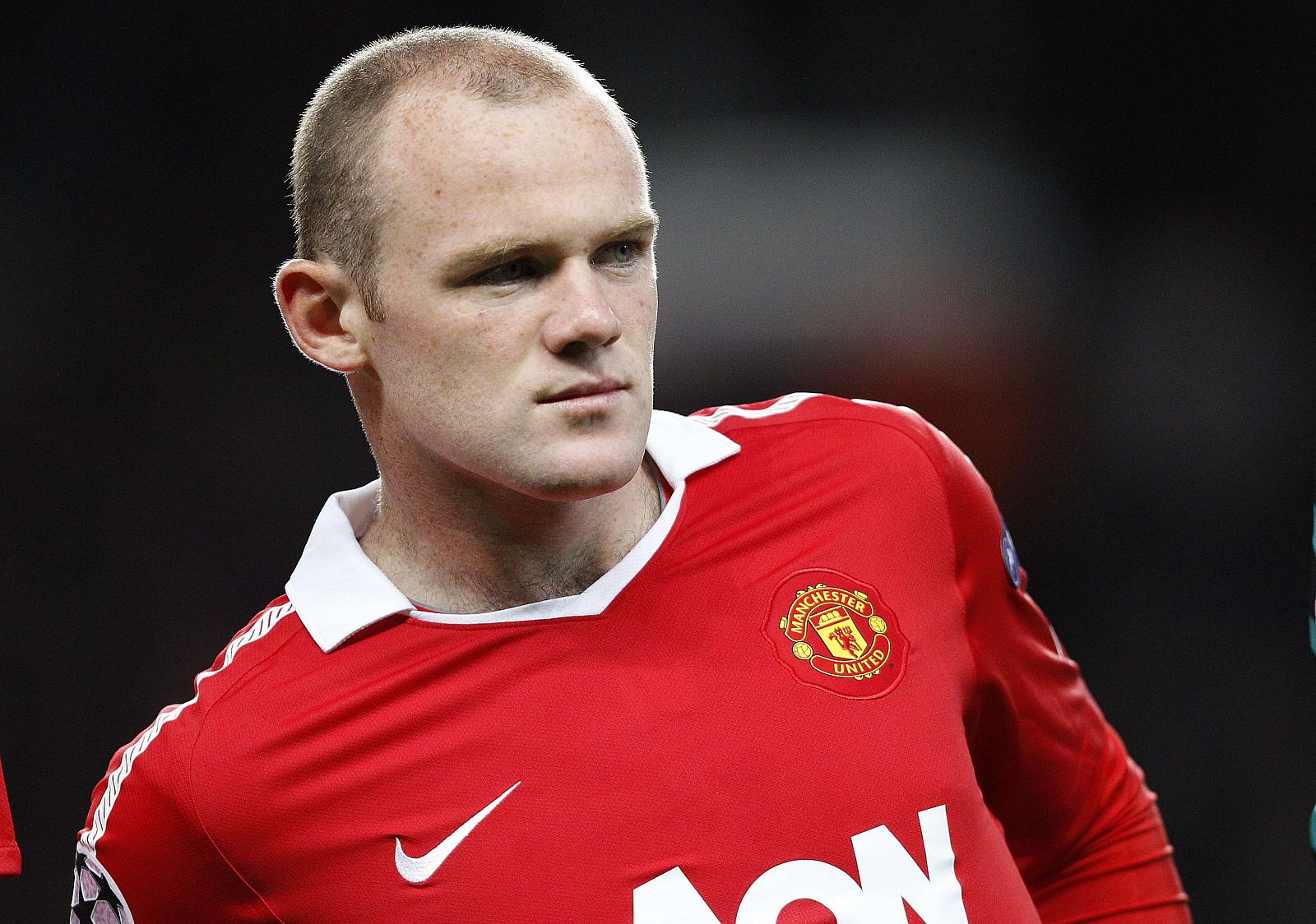 Wayne Rooney no deja atrás su imagen de jugador controvertido