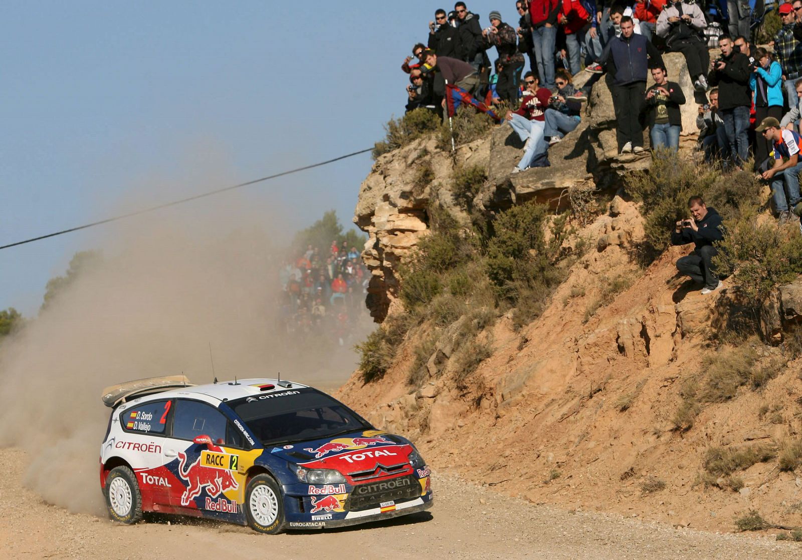 Sordo (Citroen), durante el tramo de Les Garrigues (Tarragona),  en el Rally RACC Cataluña-Costa Daurada.