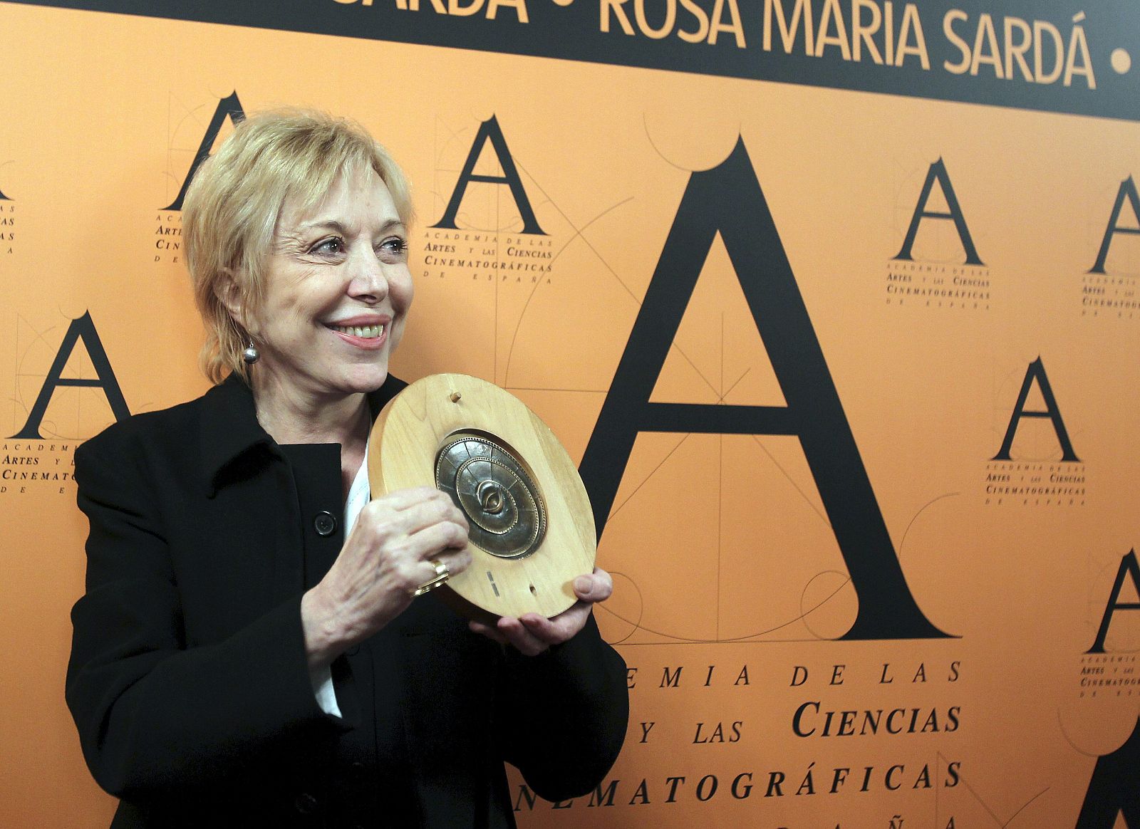 SARDÀ RECIBE LA MEDALLA DE ORO DE LA ACADEMIA DE CINE POR TODA SU CARRERA