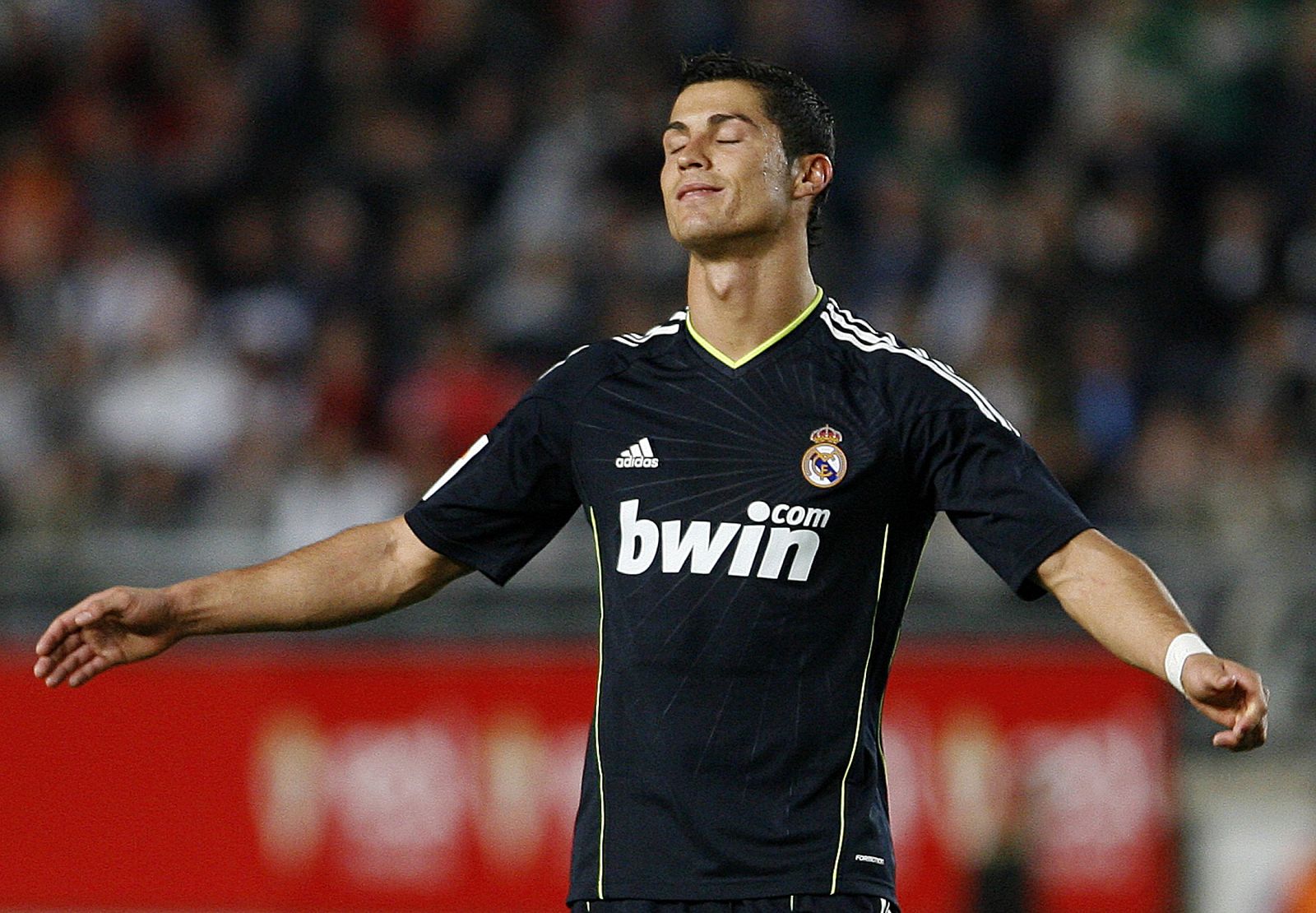 Cristiano Ronaldo se lamenta después de una ocasión en La Condomina.