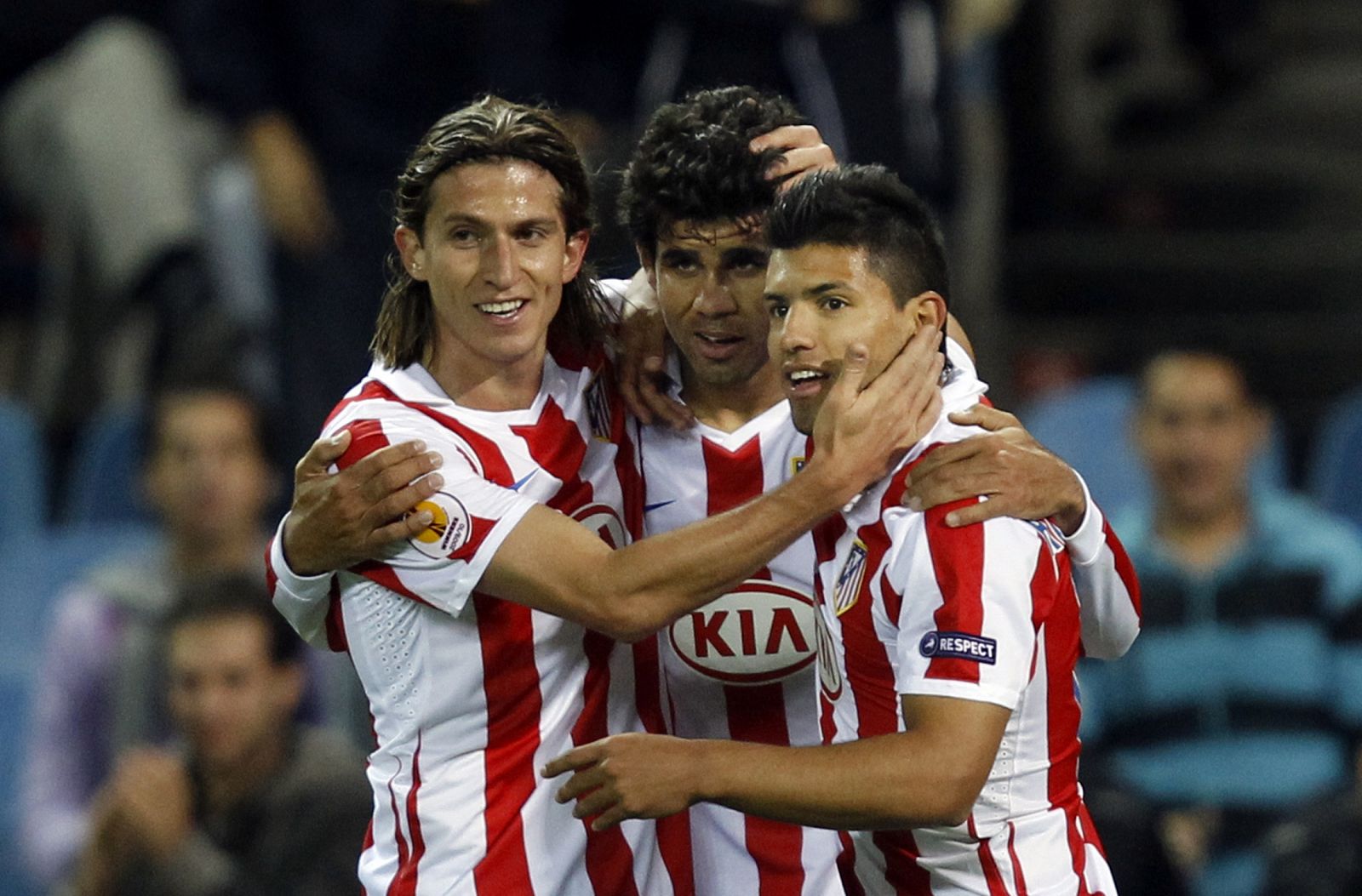 Agüero, Costa y Filipe Luis celebran un tanto rojiblanco.