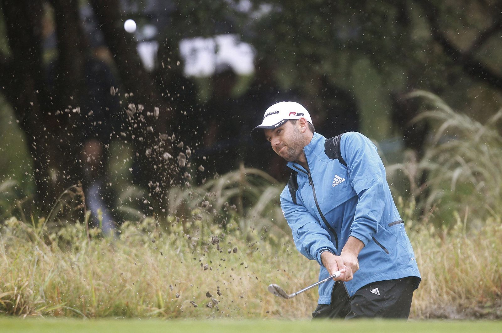 Sergio García golpea desde un búnker en el octavo hoyo de la tercera jornada del Masters de Australia