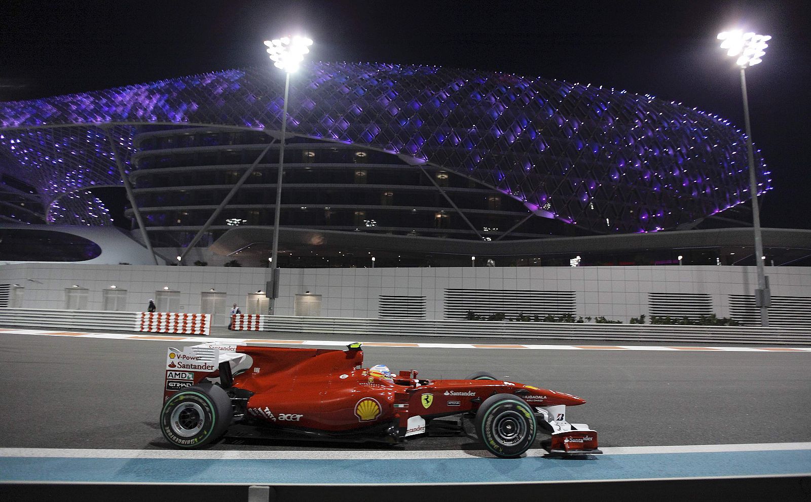 Fernando Alonso logró la tercera plaza en la parrilla de salida tras una fantástica última vuelta clasificatoria.