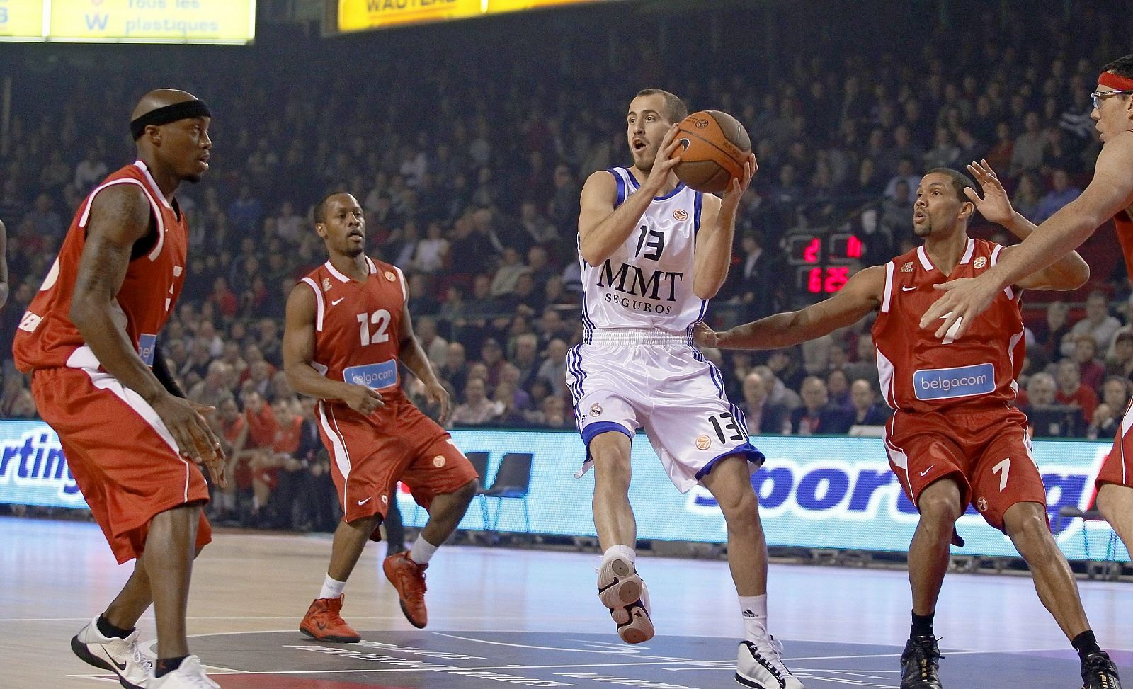 Sergio Rodríguez, en el partido de ida frente al Charleroi.