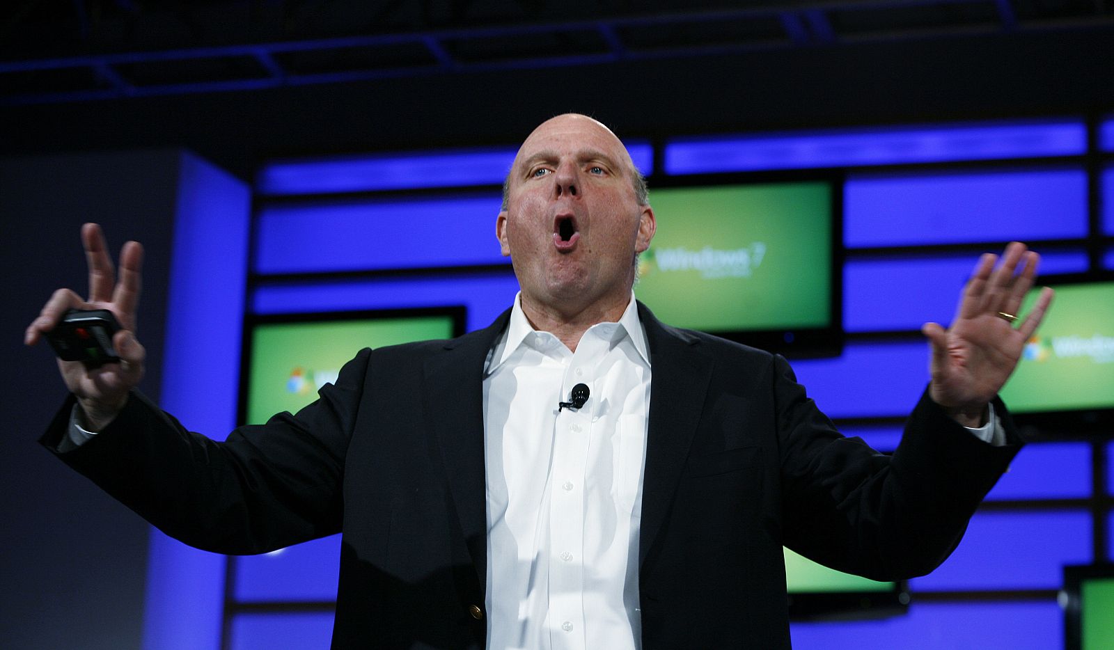 El consejero delegado de Microsoft, Steve Ballmer, durante una de las presentaciones de su compañía (Archivo)