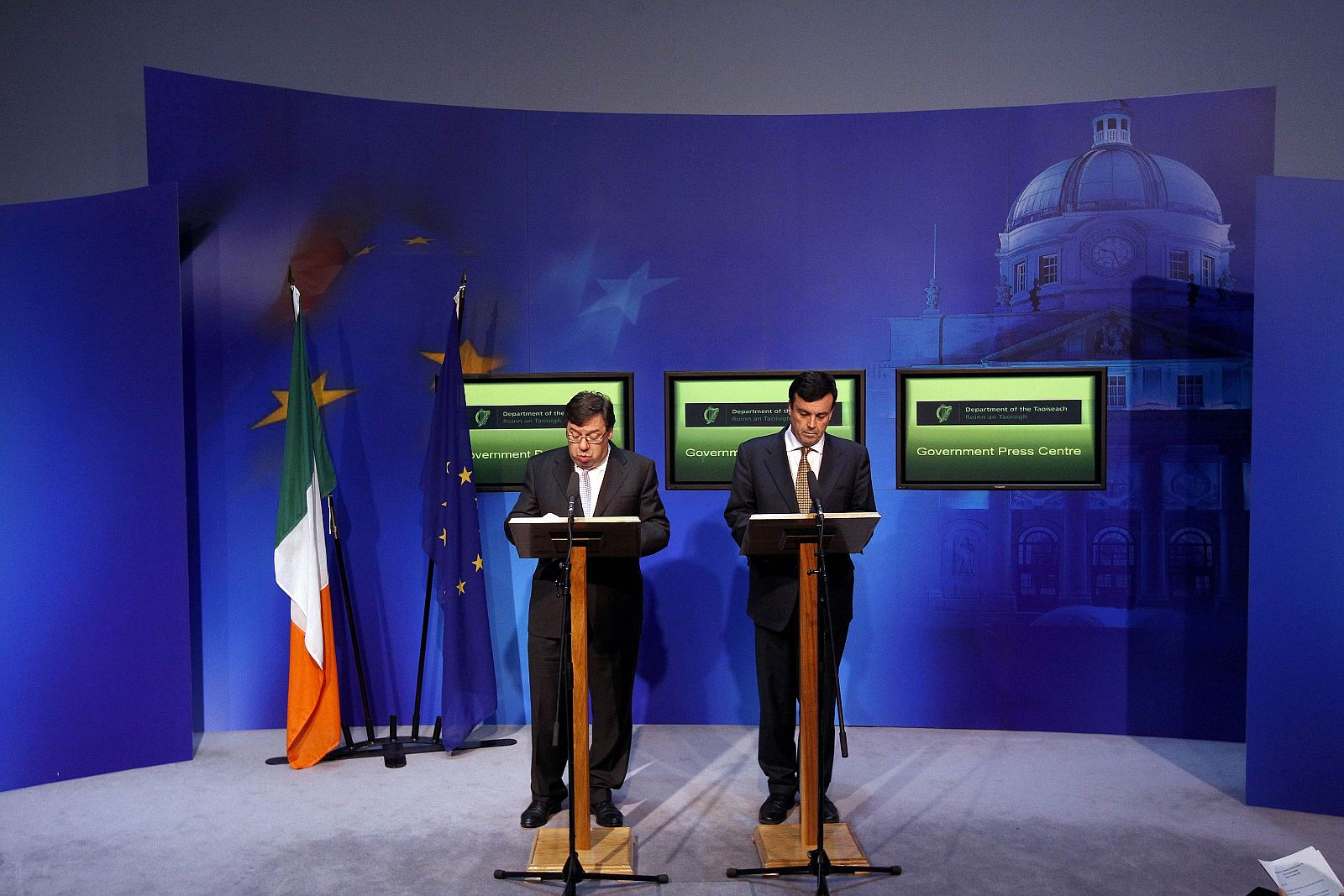 El primer ministro irlandés, Brian Cowen y el ministro de finanazas, Brian Lenihan