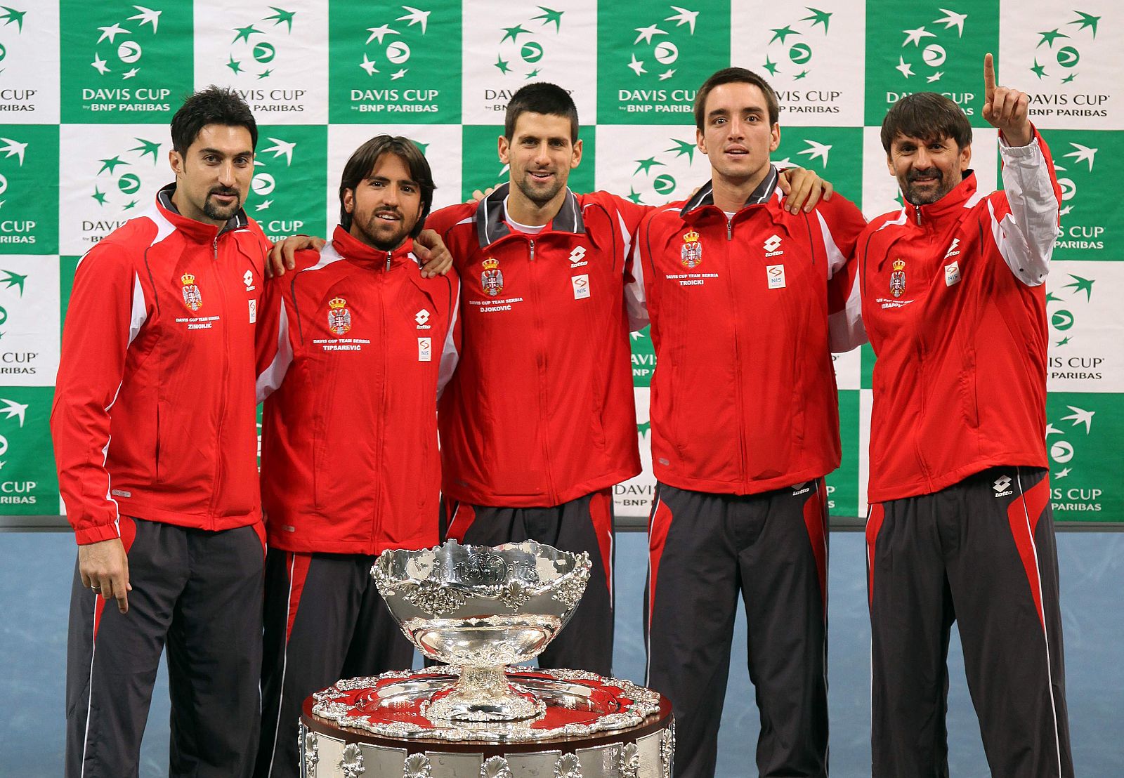 El equipo serbio compuesto por Zimonjic, Tipsarevic, Djokovic, Troicki y el capitán Obradovic.