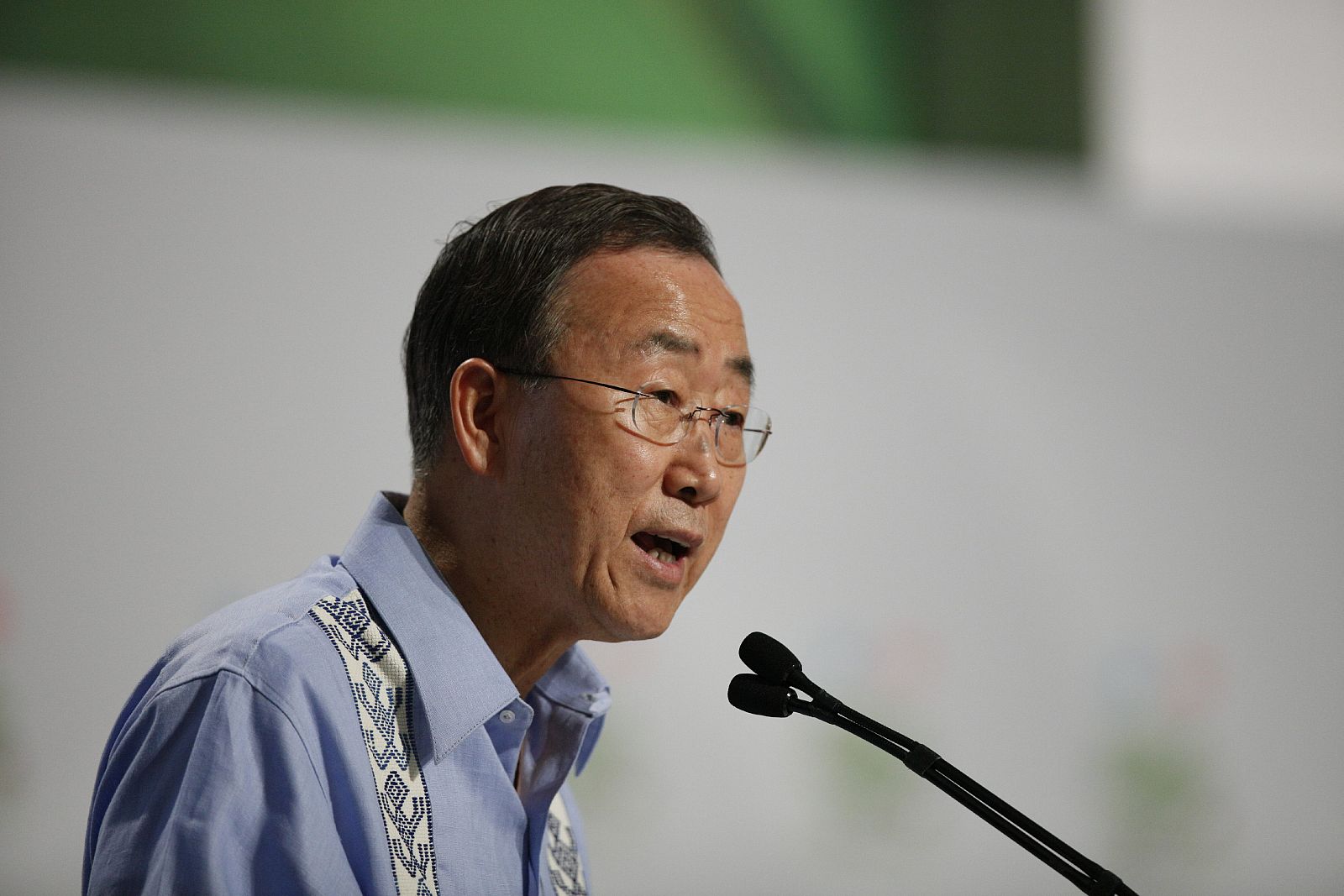 El secretario general de la ONU, Ban Ki-moon, habla en la inauguración del tramo negociador definitivo de la Cumbre sobre el Cambio Climático de Cancún