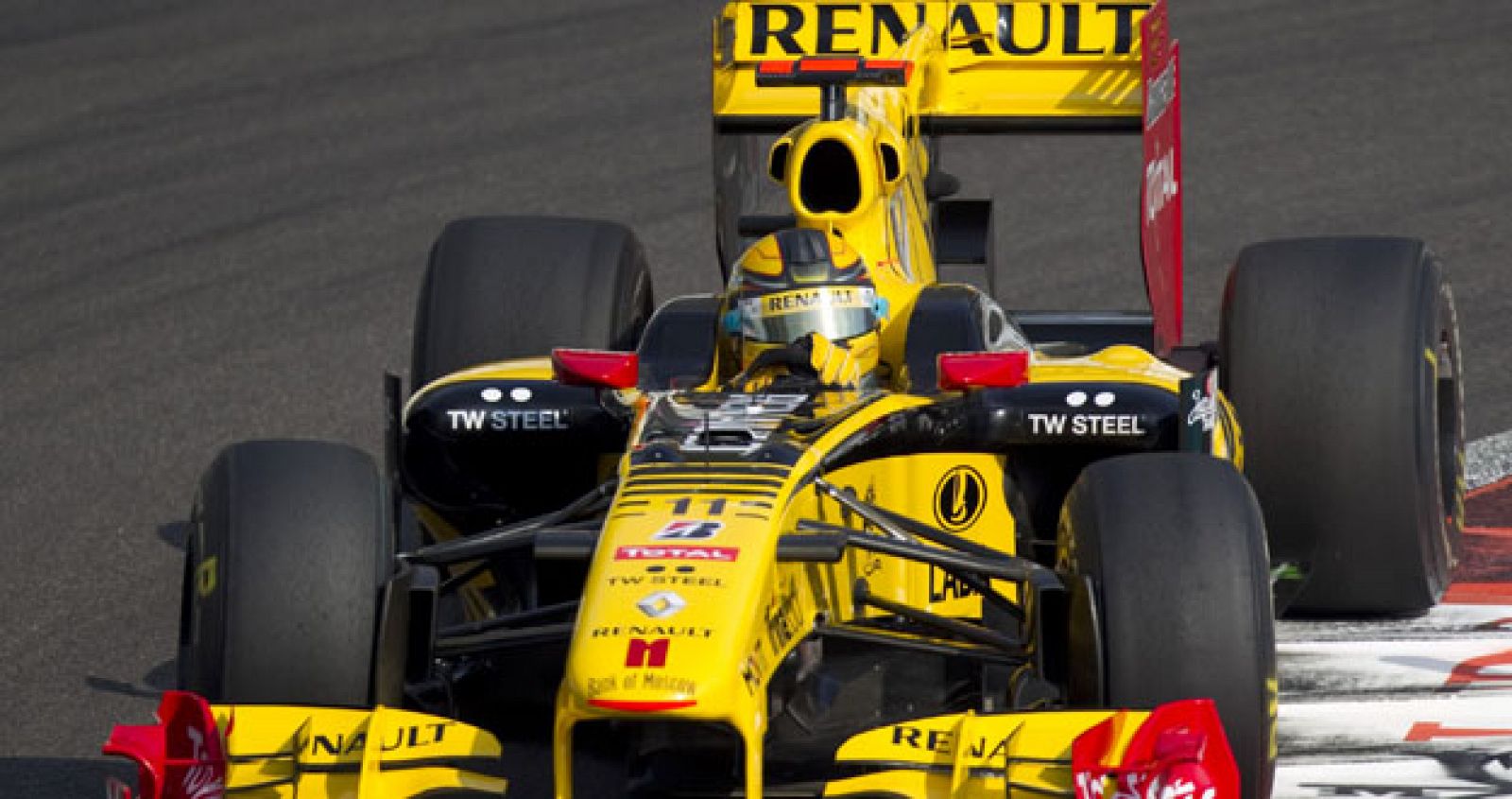 Renault Formula One driver Robert Kubica of Poland races during the third practice session of the Abu Dhabi F1 Grand Prix at Yas Marina circuit