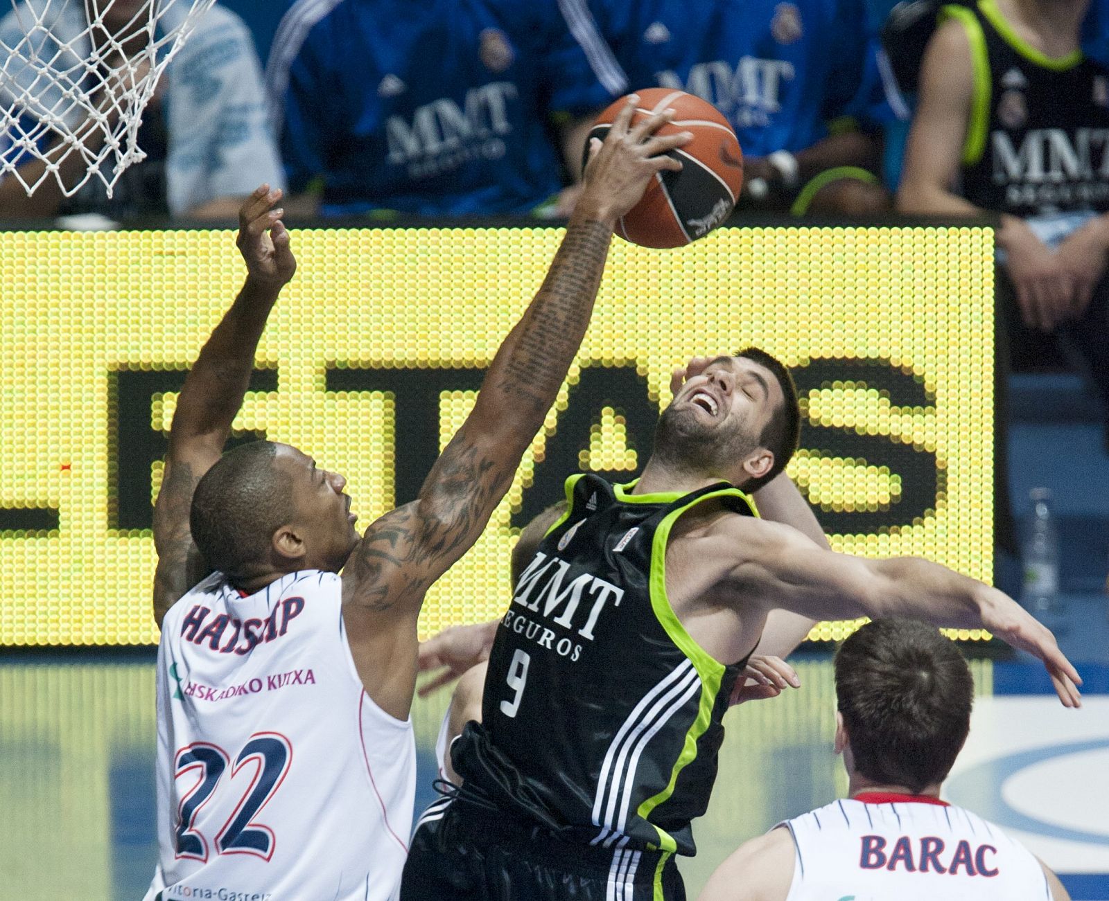 Haislip, ante Felipe Reyes (Real Madrid) en uno de los últimos partidos con el Caja Laboral