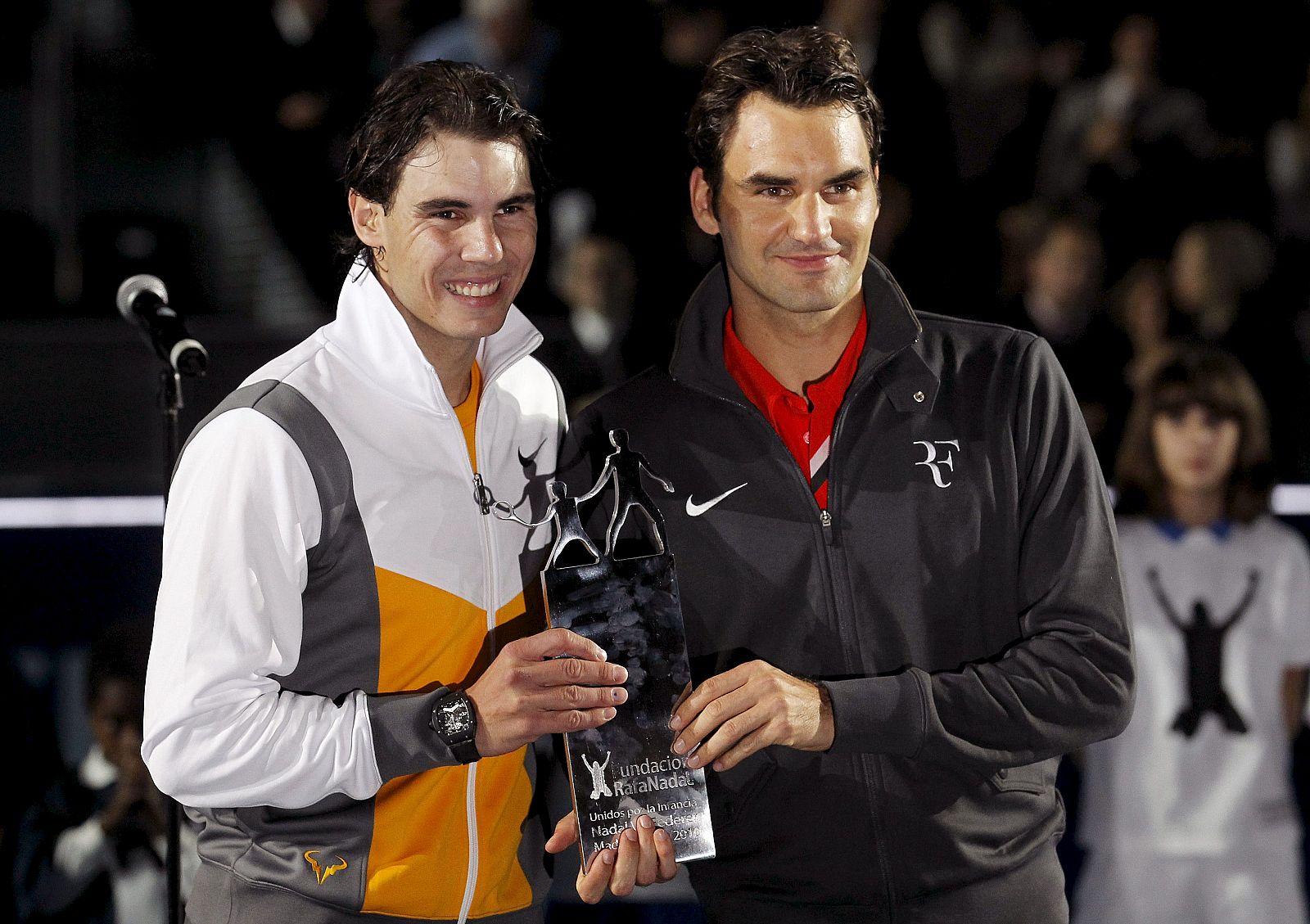 Imagen del partido benéfico disputado en 2010 por Rafa Nadal y Roger Federer