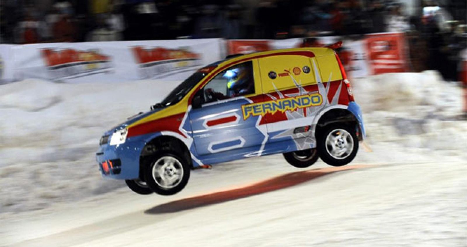 Imagen de archivo de Fernando Alonso al volante de un Fiat Panda 4x4 durante la concentración del pasado año en Madonna di Campiglio.