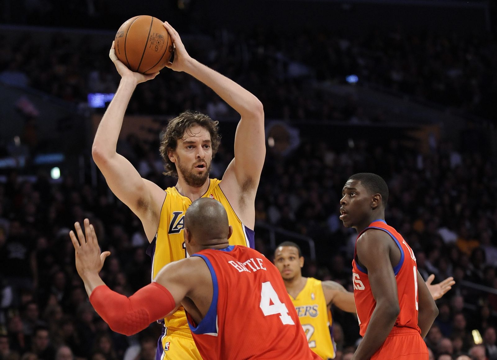 LAKERS DE LOS ÁNGELES VS 76ERS DE FILADELFIA