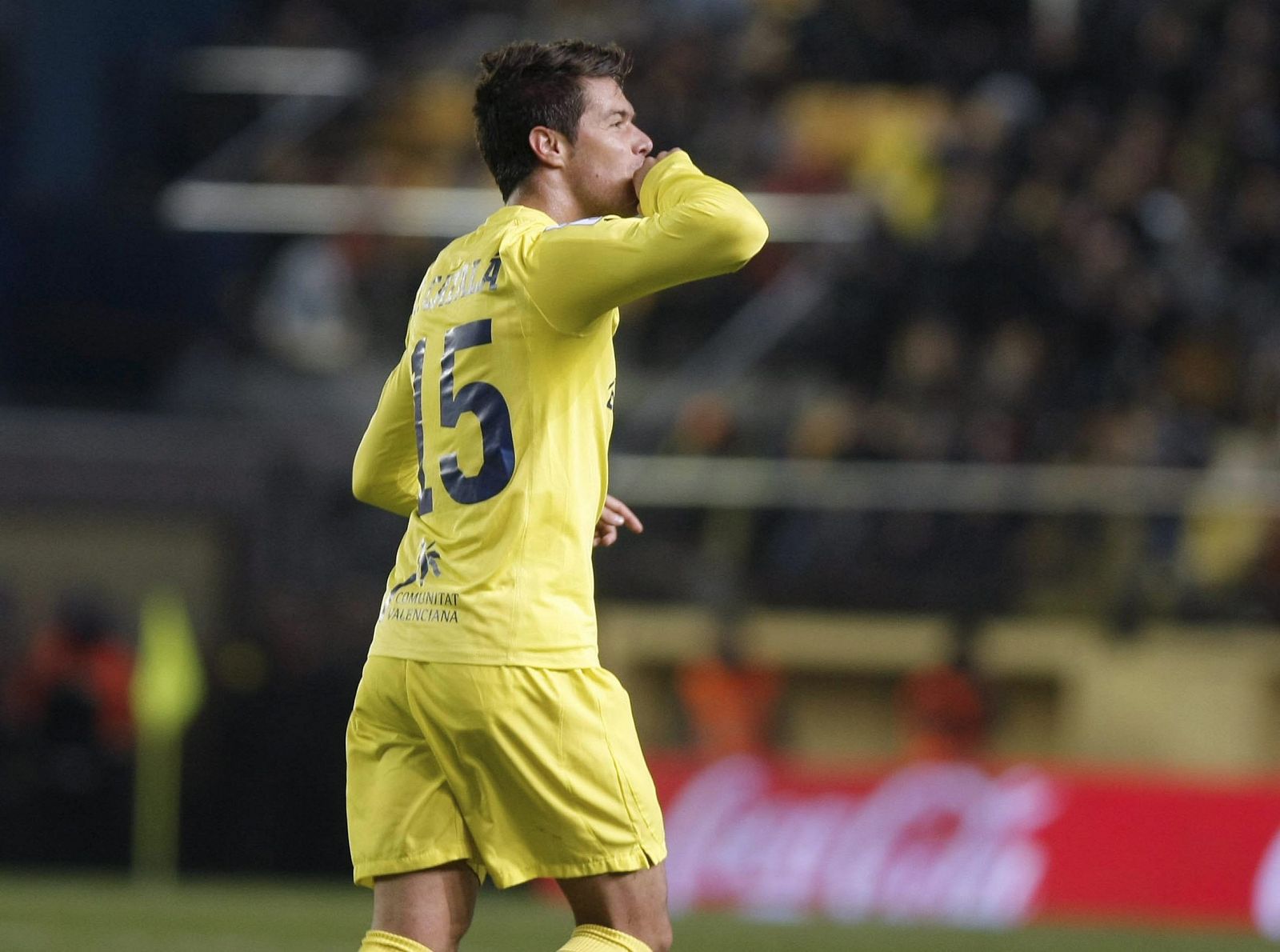 José Manuel Catalá celebra el gol que ha marcado al Almería durante el partido.