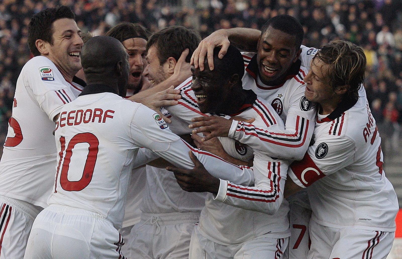 El AC Milan, líder sólido en la liga italiana de fútbol.