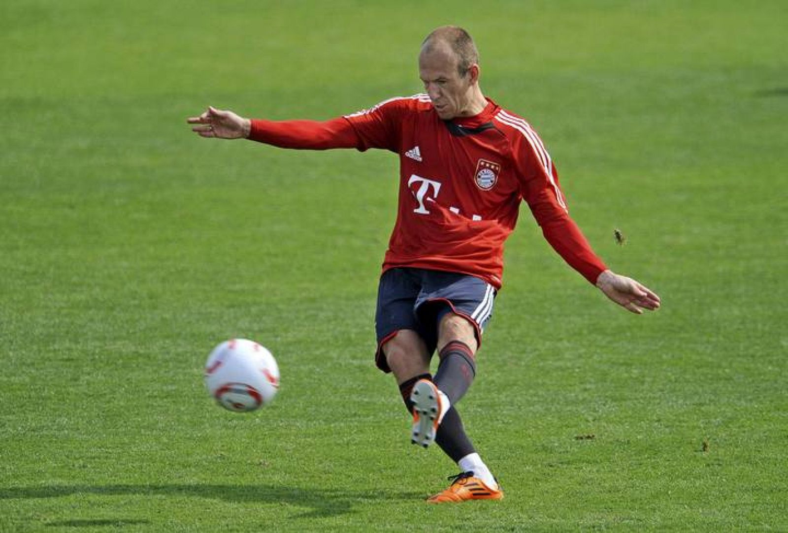 El jugador holandés del Bayern de Múnich Arjen Robben asiste a una sesión de entrenamiento 