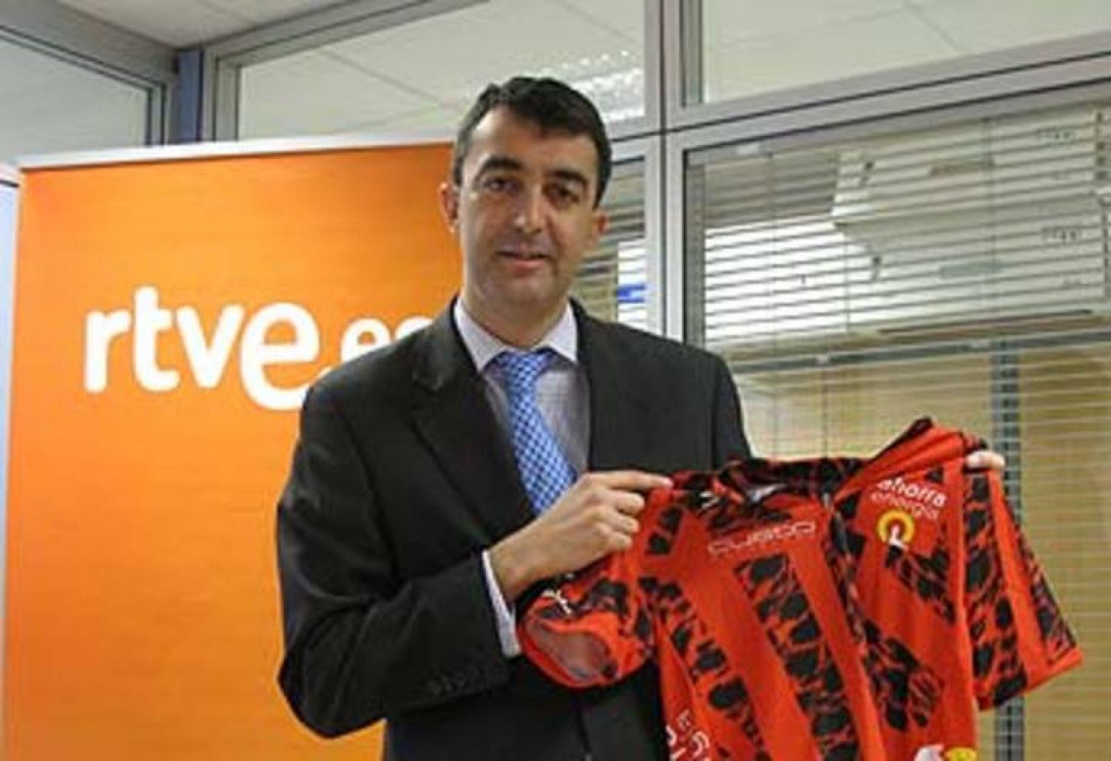 Javier Guillén, director de la Vuelta a España, durante su visita a RTVE.es.