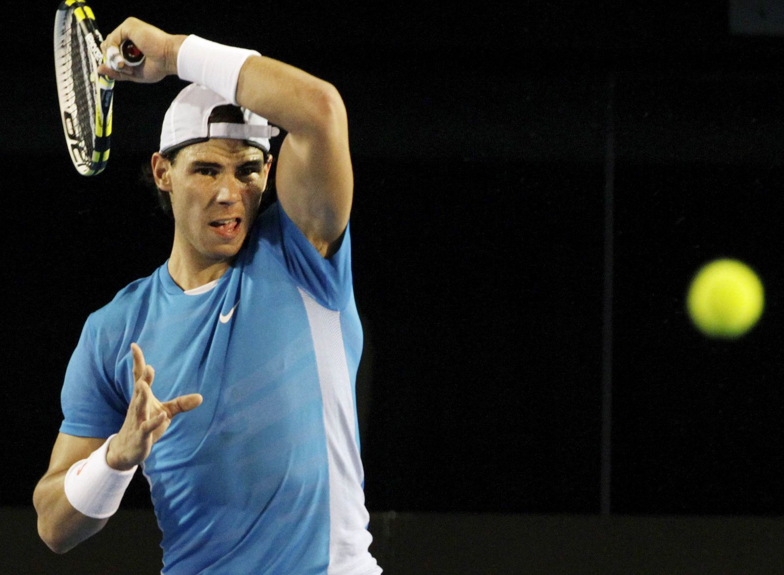 Rafa Nadal, durante una sesión de entrenamiento en las pistas de Melbourne Park.