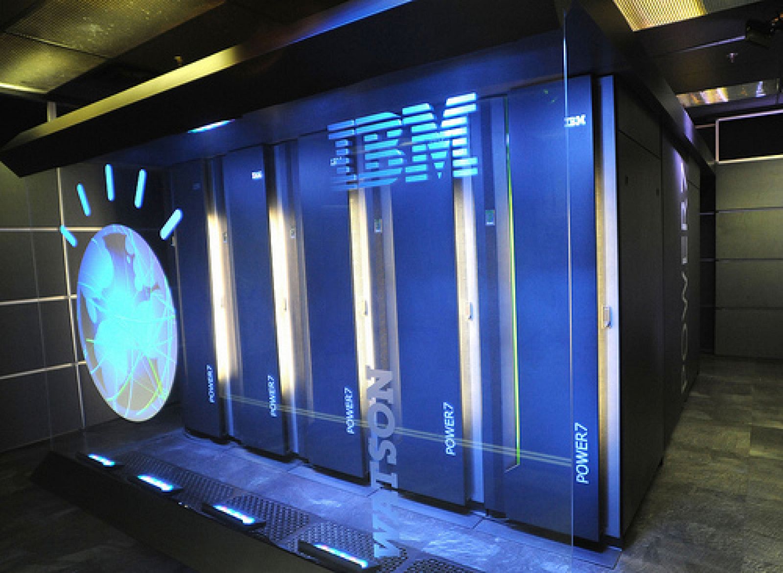 Watson, el superordenador de IBM que competirá contra dos humanos.