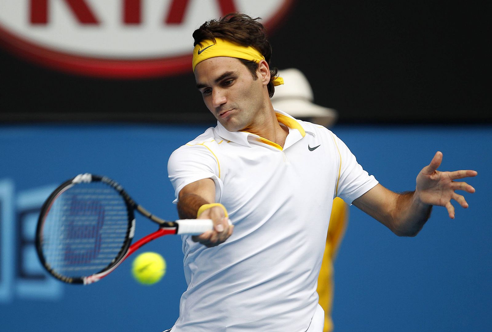 Roger Federer ha pasado a la siguiente ronda del Abierto de Australia tras ganar al francés Simon.