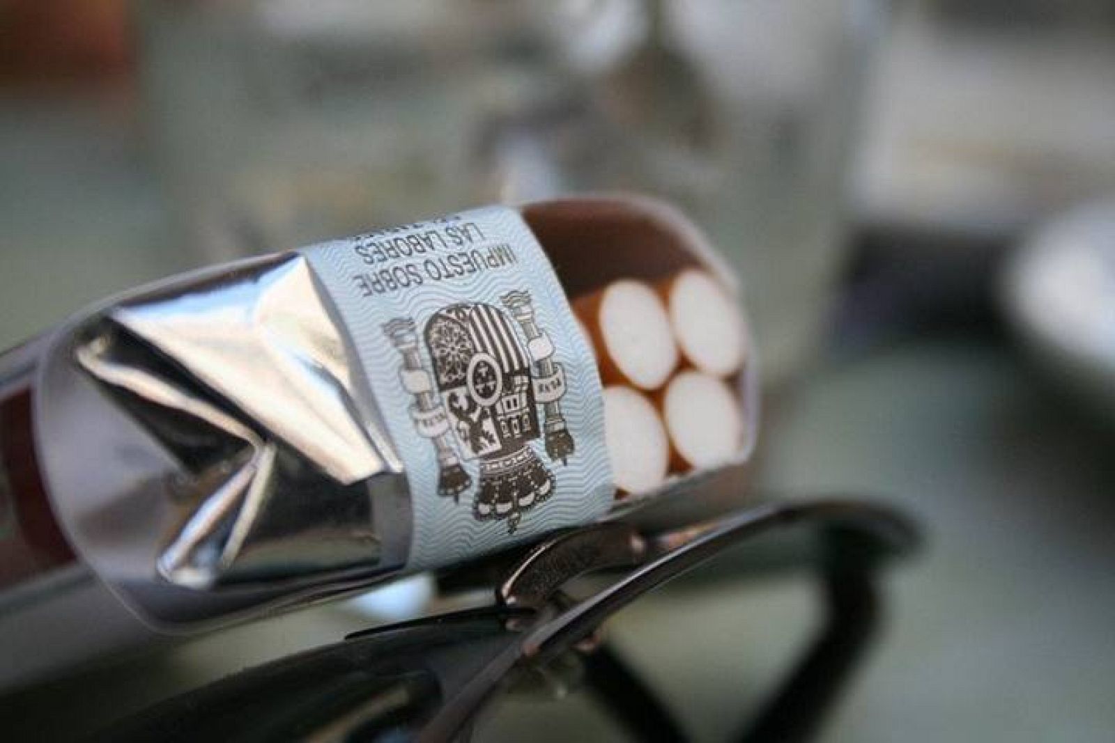  Philip Morris acepta la tregua de Altadis y sube el precio de su tabaco