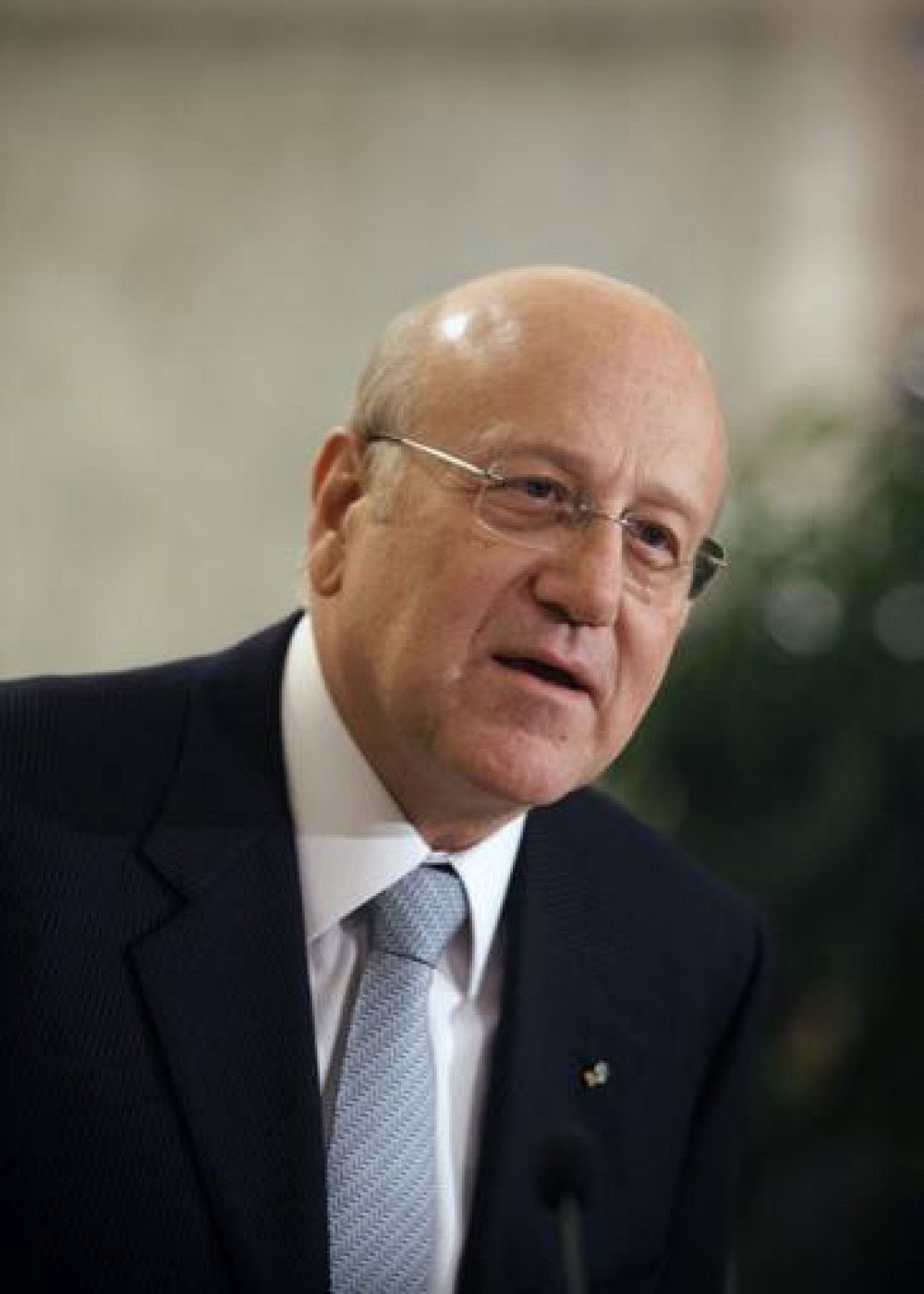 El nuevo primer ministro libanés, Najib Mikati, durante una rueda de prensa tras el encuentro con el presidente Michel Suleiman
