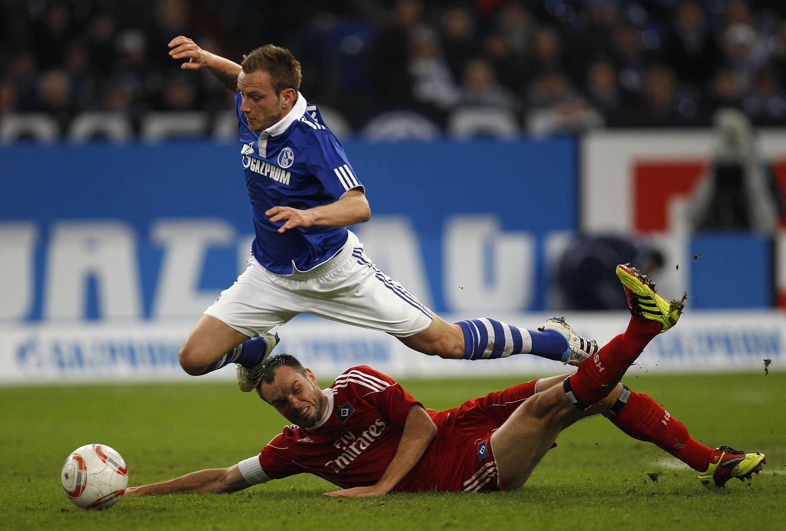 Rakitic, durante un partido en la Bundesliga.