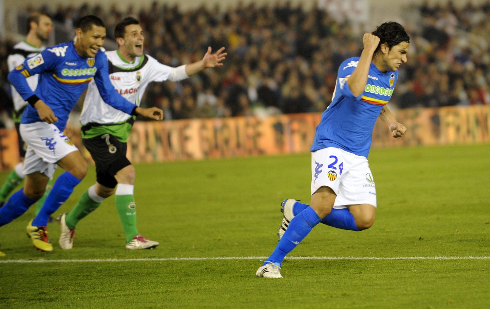 Tino Costa celebra el empate valencianista en El Sardinero.