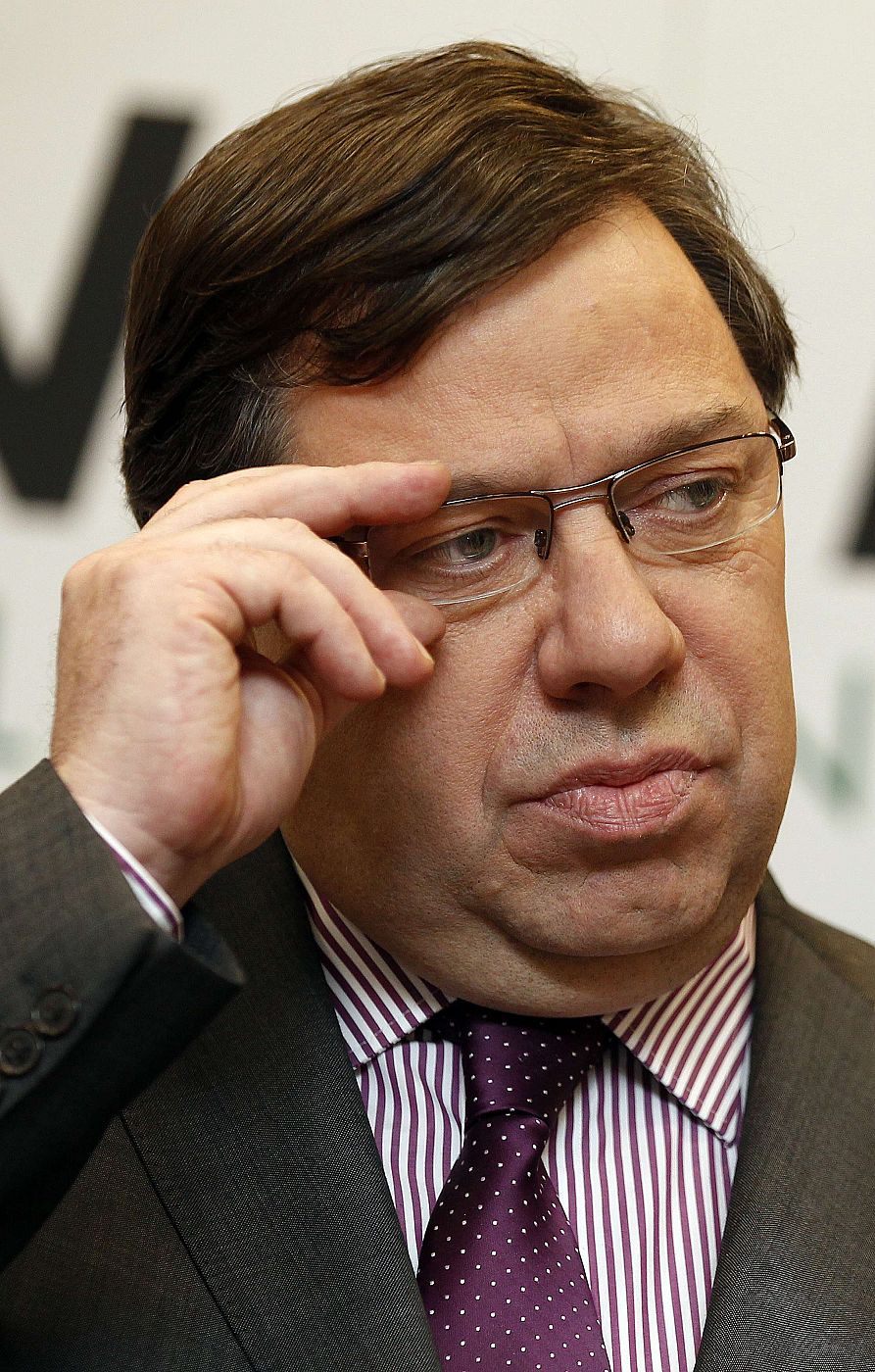 El primer ministro irlandés, Brian Cowen, anuncia el adelanto de las elecciones legislativas