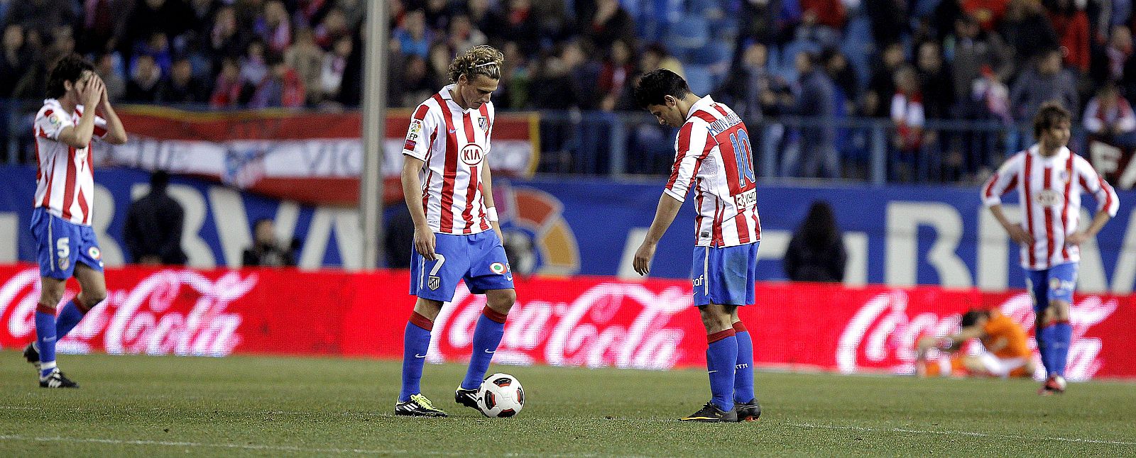 El Valencia ganó en el Calderón y dejó tocado al Atlético de Madrid