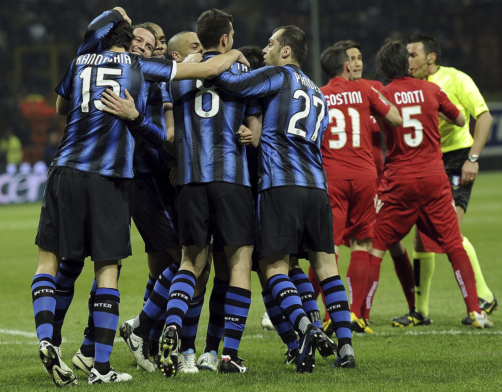 Los jugadores del Inter celebran el gol de Ranocchia