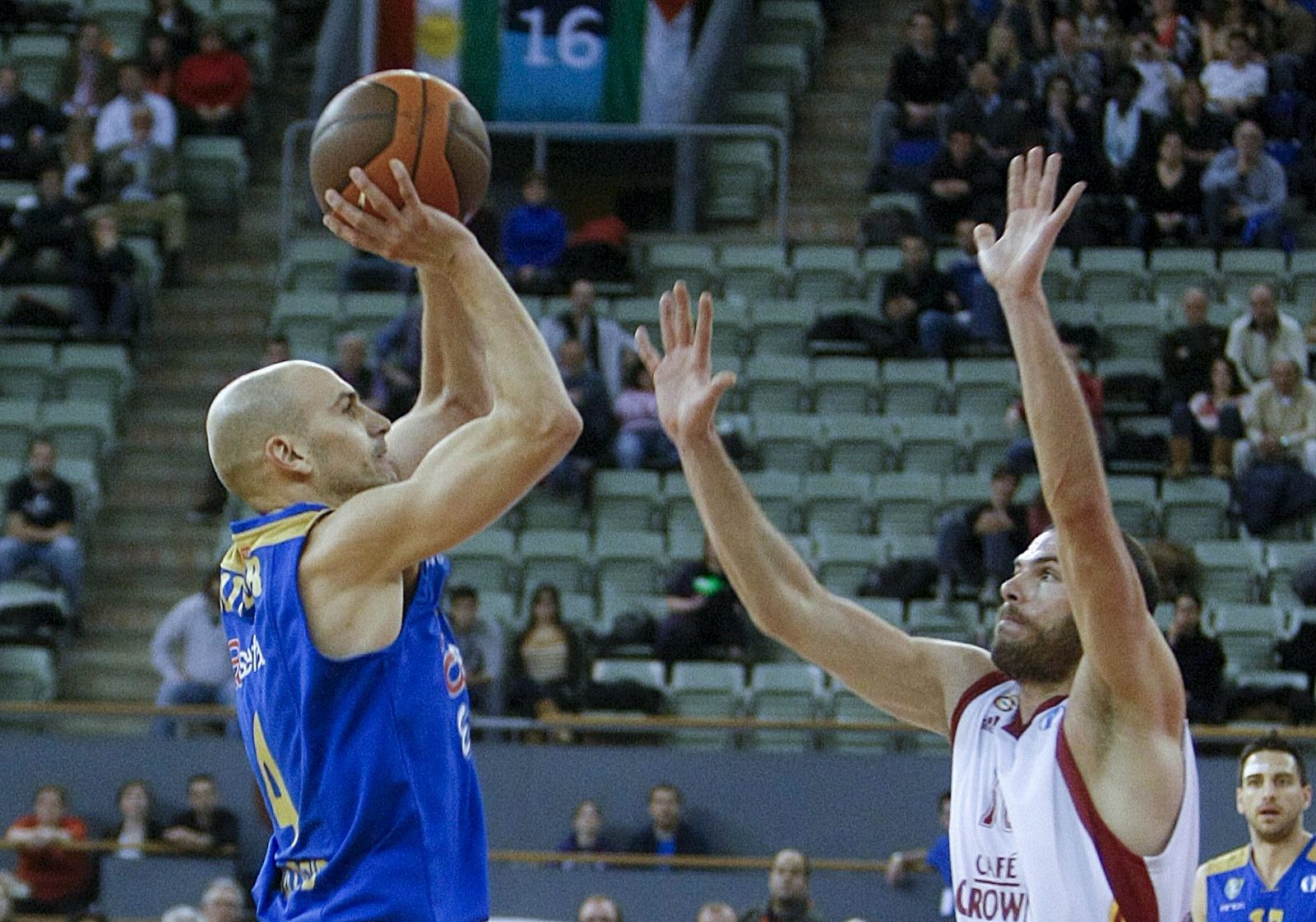 Estudiantes gana al Galatasaray