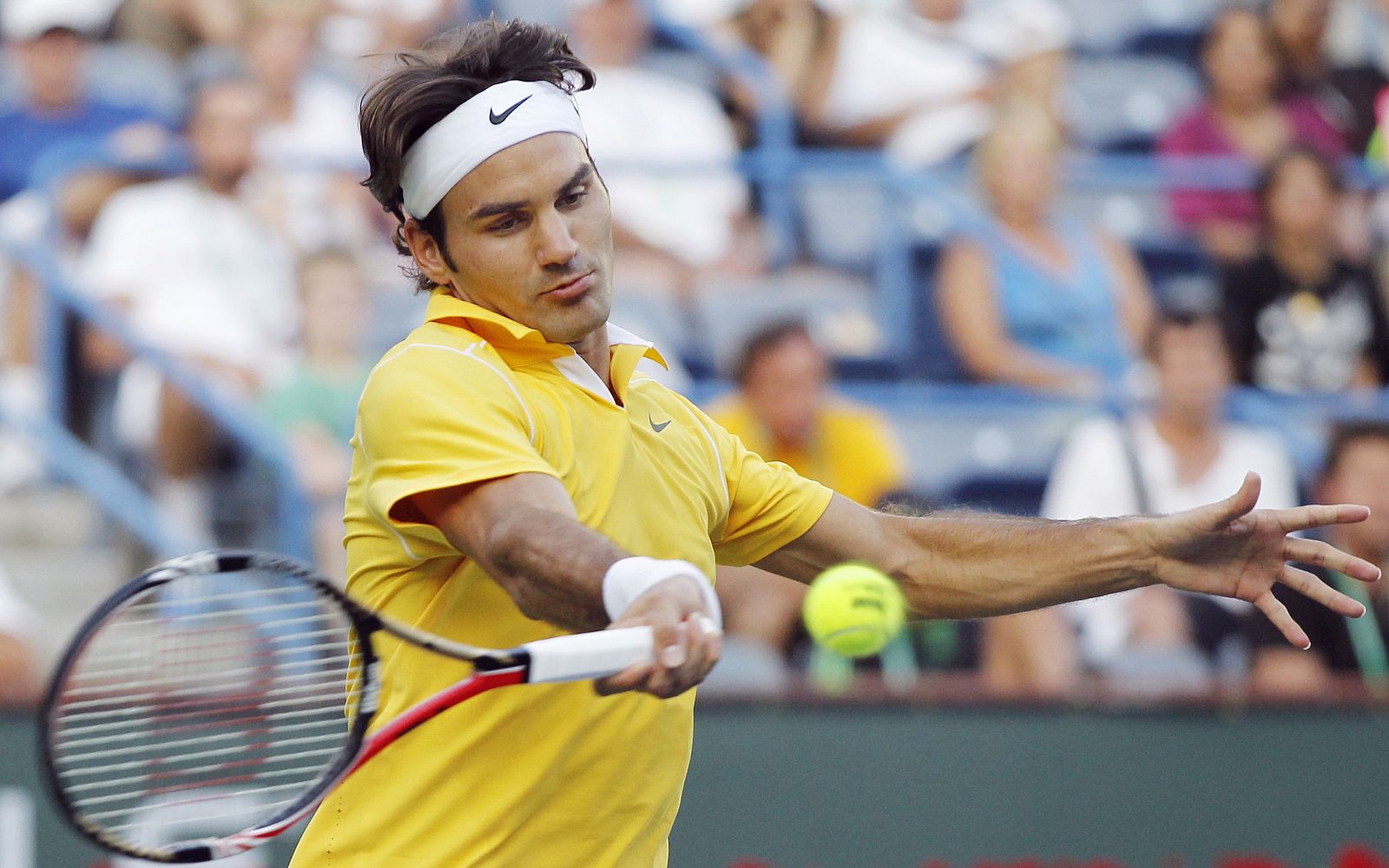 Roger Federer ganó sin oposición al argentino Juan Ignacio Chela.