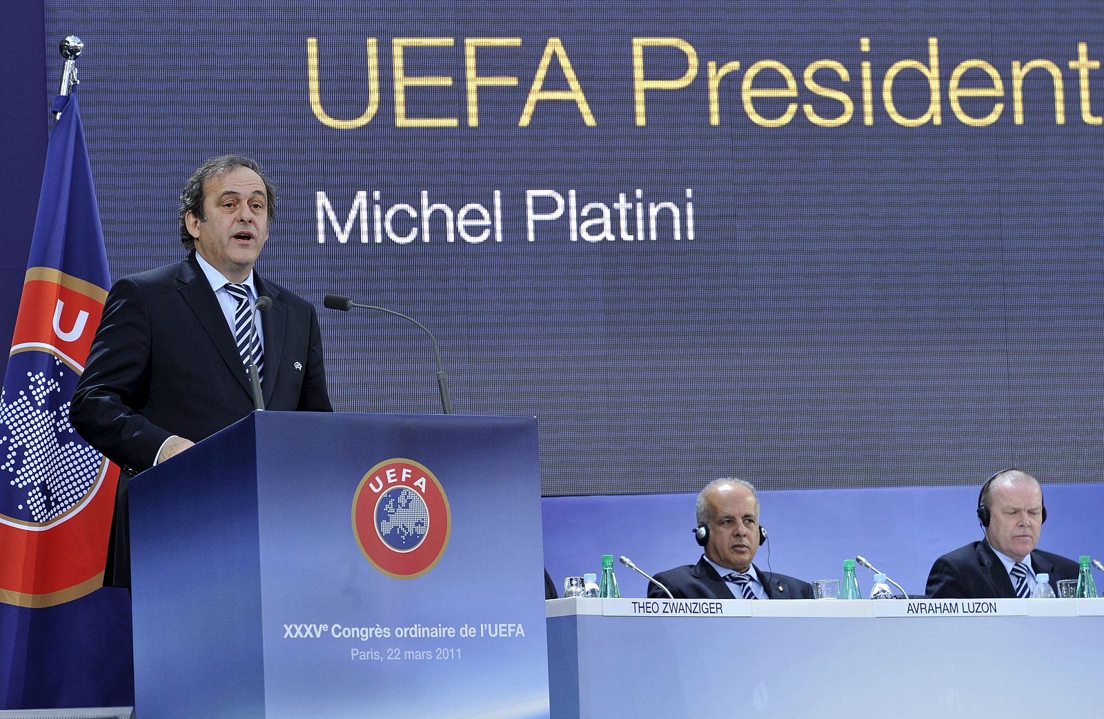 Michel Platini pronuncia un discurso durante el Congreso de la UEFA.