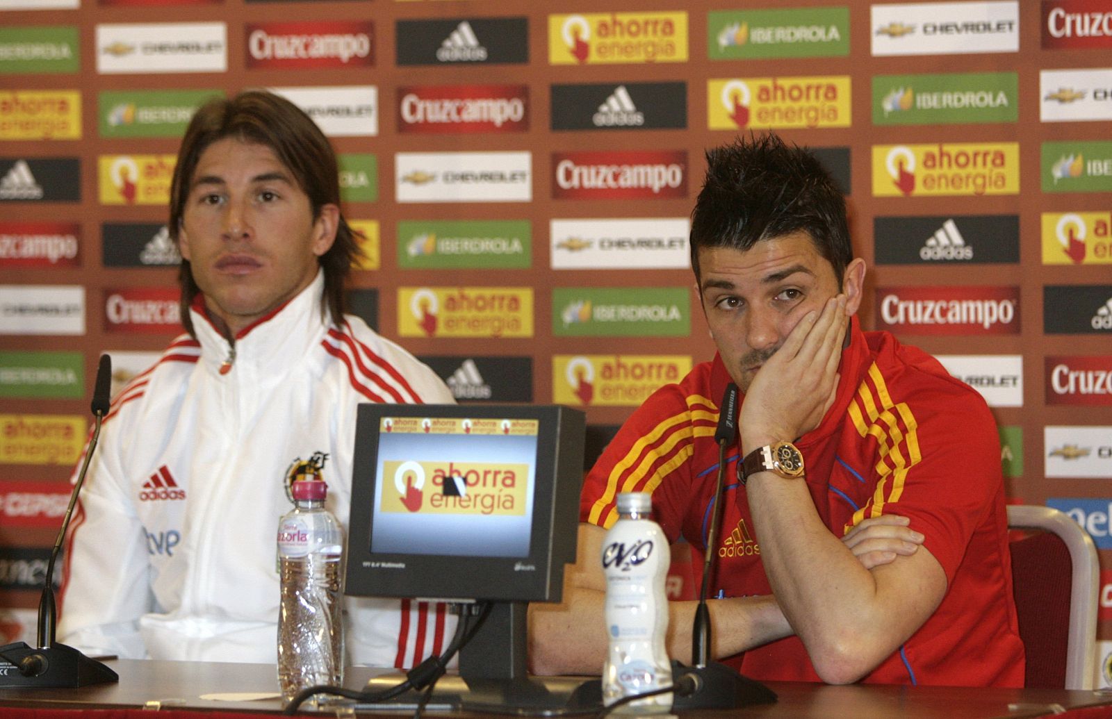 Sergio Ramos y David Villa expresan el deseo de la selección española de jugar en Kaunas pero también la precaución ante posibles lesiones